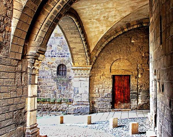 勒皮主教座堂 Le Puy Cathedral 