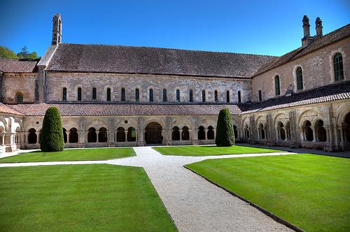 丰特莱的西斯特尔教团修道院 Cistercian Abbey of Fontenay 