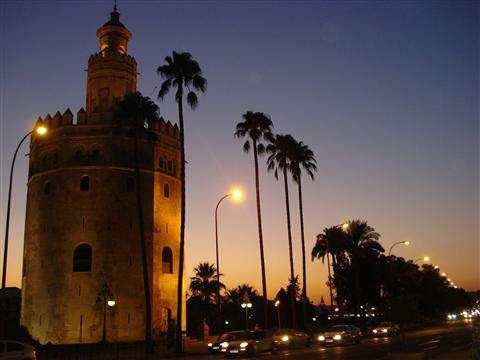 黄金塔 Torre del Oro 