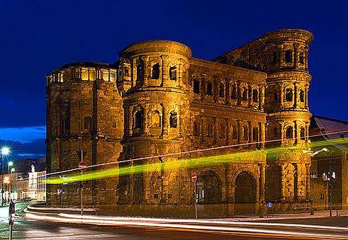 尼格拉城门 Porta Nigra 