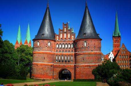 霍尔斯滕门 Holstentor Holsten Gate 