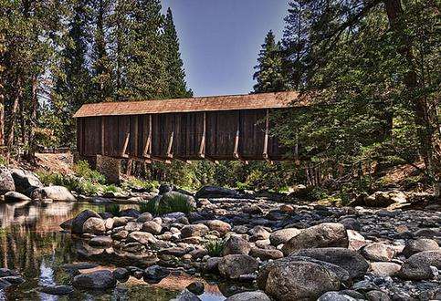 瓦乌纳廊桥 Wawona Covered Bridge 