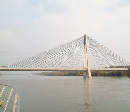 多瑙河大桥 Danube Bridge 