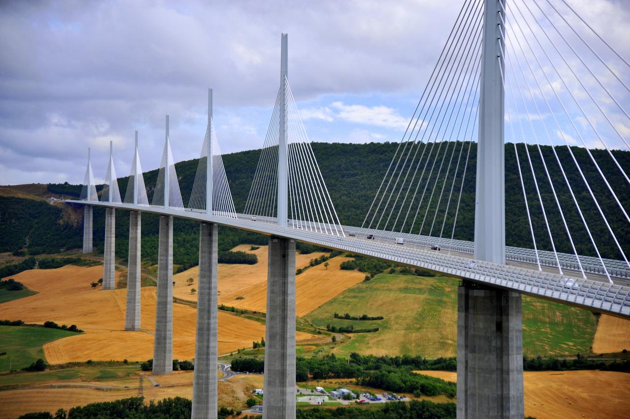 米约高架桥 Millau Viaduct 