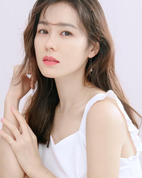 孙艺珍 孙言珍 손예진 Son Ye Jin