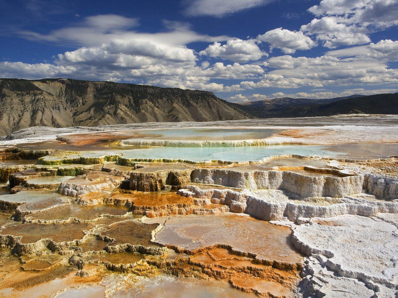 猛犸温泉 Mammoth Hot Springs 