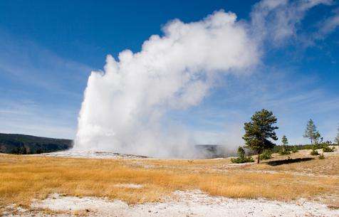 老忠实泉 Old Faithful 