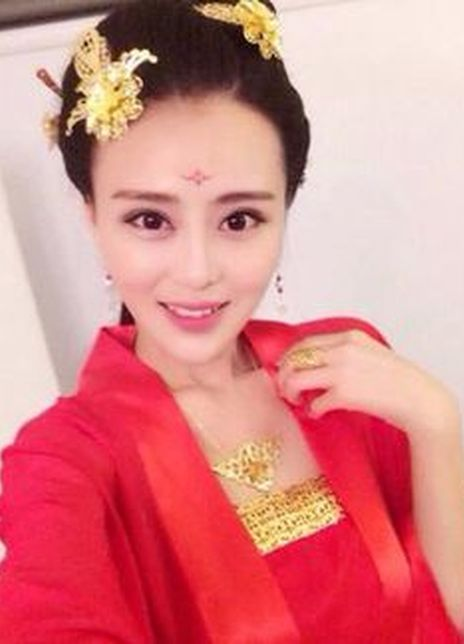 姜语心 Yuxin Jiang 