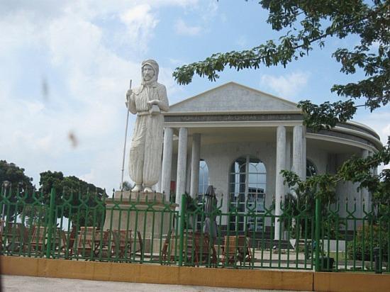 布拉柴纪念碑 Monument de Brazza 