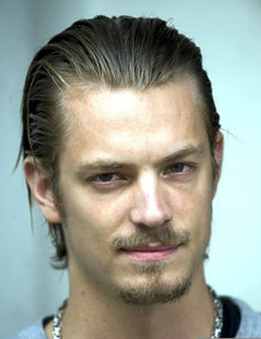 乔尔·金纳曼 Joel Kinnaman 谋杀小帅哥 Charles Joel Nordströ m