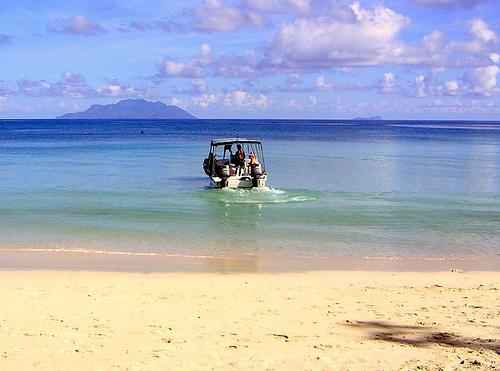 博瓦隆沙滩 Beau Vallon Bay 