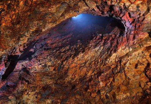 斯瑞努卡基古火山 Thrihnukagigur Volcano 