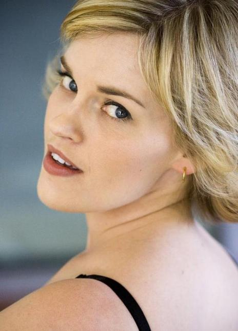 凯瑞·华格伦 Kari Wahlgren Kari K. Wahlgren