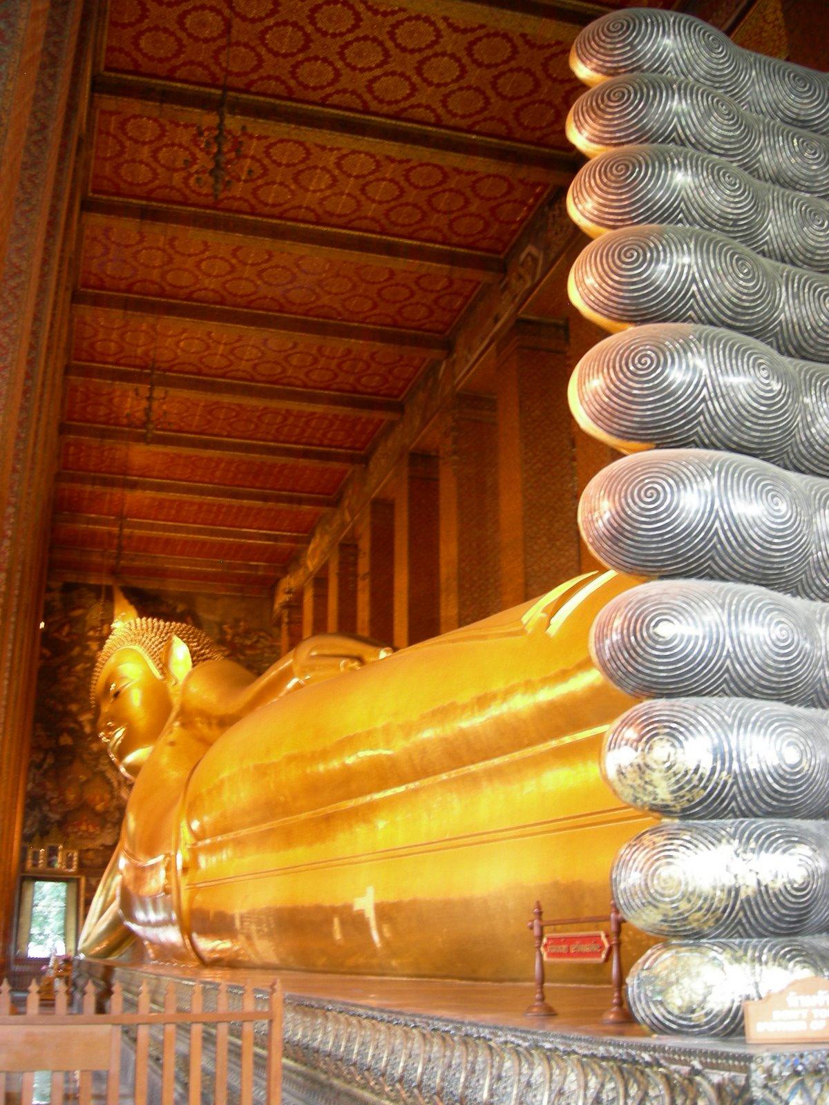 卧佛寺 Reclining Buddha 