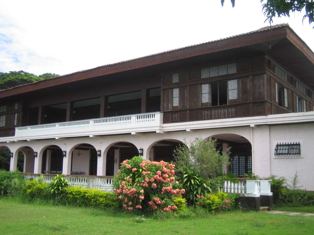 马可斯纪念馆及陵墓 Marcos Museum and Mausoleum 