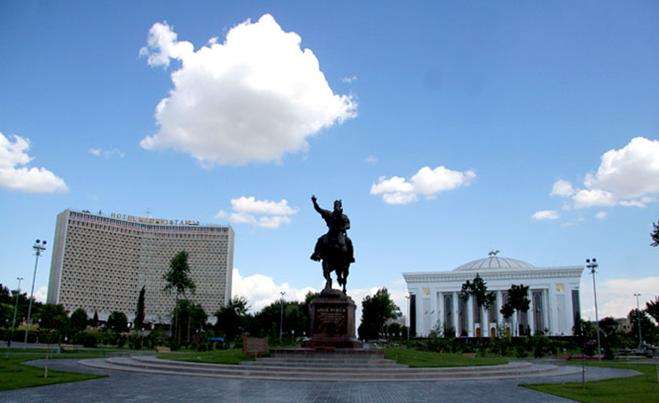 帖木儿广场 Amir Temur Square 