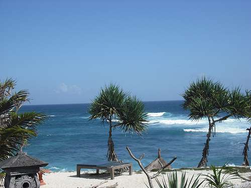 蘑菇湾海滩 Mushroom Bay Beach 