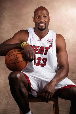 阿朗佐·莫宁 Alonzo Mourning 大佐 小阿朗佐·哈丁·莫宁 Zo