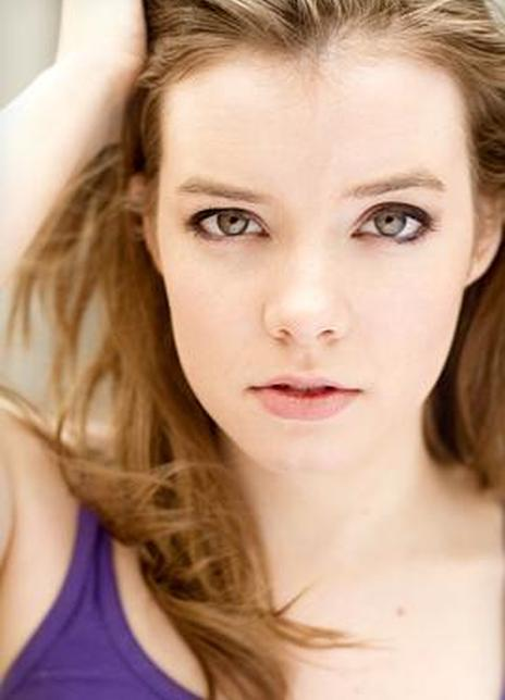 谢拉米·李 Cherami Leigh Cherami Leigh Kuehn