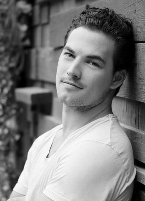 嘉科莫·吉安尼欧缇 Giacomo Gianniotti 