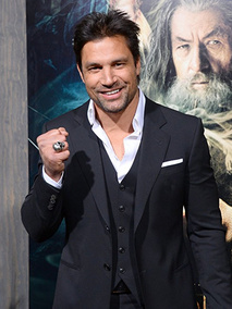 马努·贝内特 Manu Bennett 