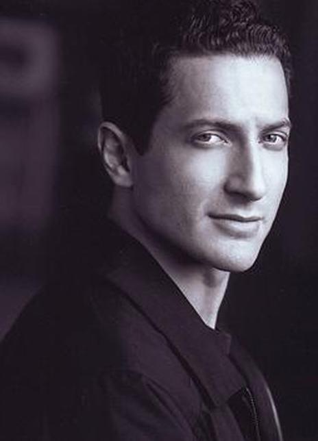 萨沙·罗伊茨 Sasha Roiz 