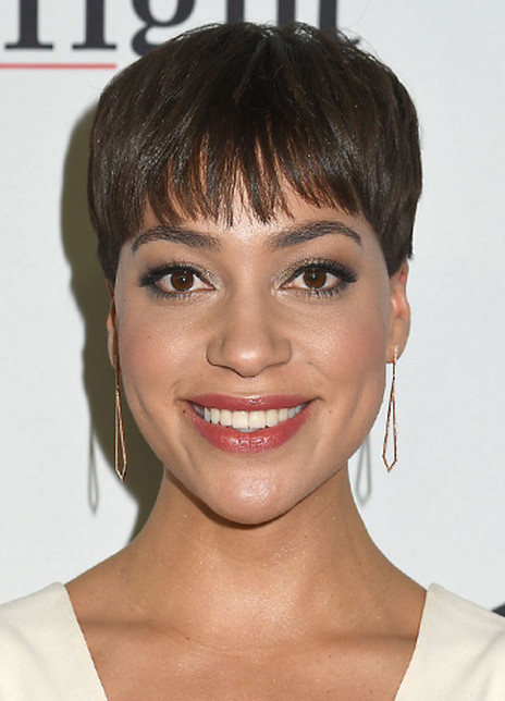 库什·珍宝 Cush Jumbo 