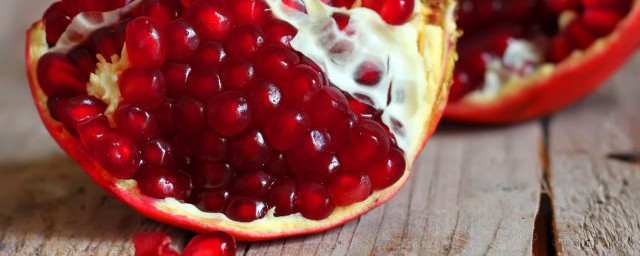 梦到摘石榴是怎么回事 梦见摘下石榴的含义