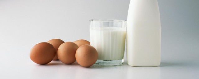 水煮鸡蛋滚脸有什么作用 水煮鸡蛋滚脸有什么好处