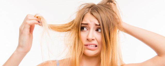 软化过的头发怎么还原蓬松 软化过的头发还原蓬松的技巧