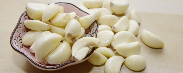 腌腊八蒜的做法窍门 腌腊八蒜的做法窍门介绍