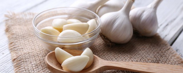 蒜怎么绿的快 蒜绿的快的方法