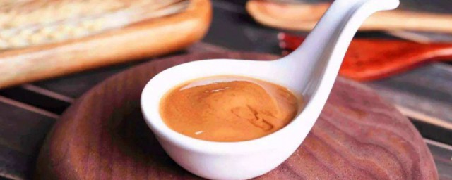 黑芝麻酱和白芝麻酱的区别 黑芝麻酱和白芝麻酱的区别是什么 黑芝麻酱和白芝麻酱的区别 黑芝麻酱和白芝麻酱的区别是什么