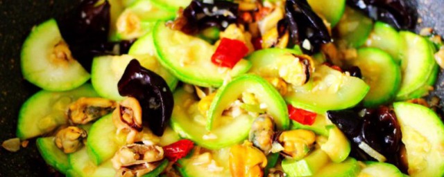 西葫芦炒海带的家常做法 西葫芦炒海带怎么做 西葫芦炒海带的家常做法 西葫芦炒海带怎么做