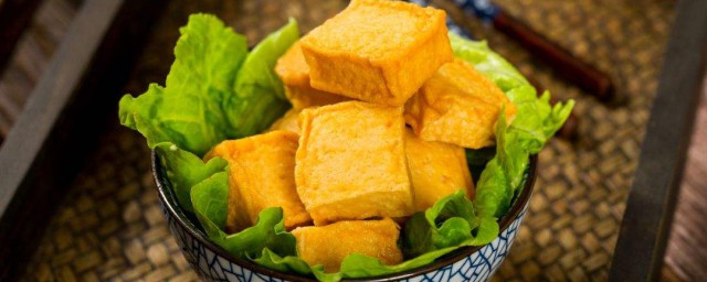 双椒鱼豆腐的家常做法 如何做双椒鱼豆腐 双椒鱼豆腐的家常做法 如何做双椒鱼豆腐