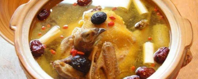 香菇炖老母鸡汤的家常做法 香菇炖老母鸡汤的家常做法是什么