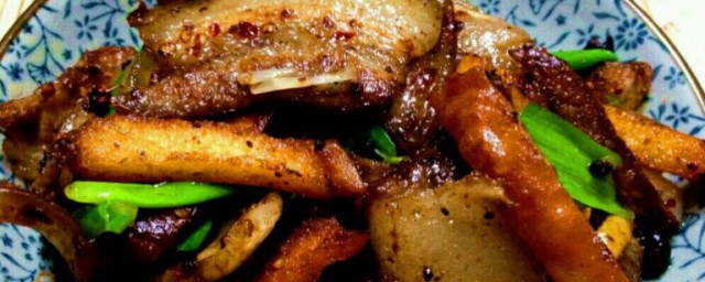 蕨粑炒回锅肉的家常做法 如何做蕨粑炒回锅肉