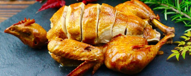 桂花茶熏鸡的家常做法 桂花茶熏鸡的家常做介绍