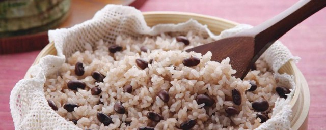 茶水蒸饭的家常做法 茶水蒸饭的家常做法介绍 茶水蒸饭的家常做法 茶水蒸饭的家常做法介绍