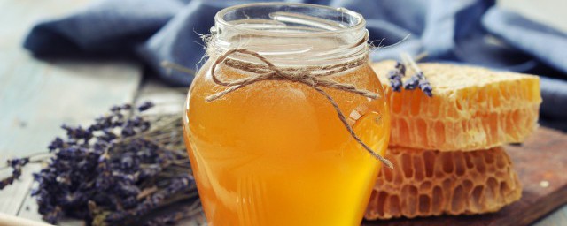 不适合喝蜂蜜的人群 蜂蜜不适合哪些人群喝