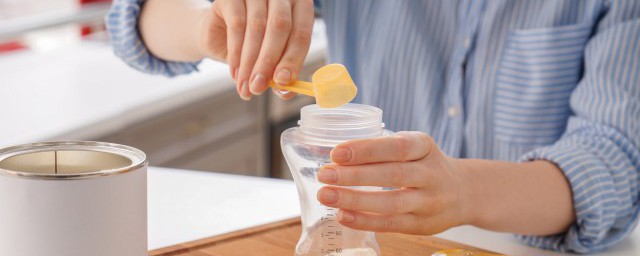 怎么沖奶粉才不会结块 沖奶粉才不会结块方法