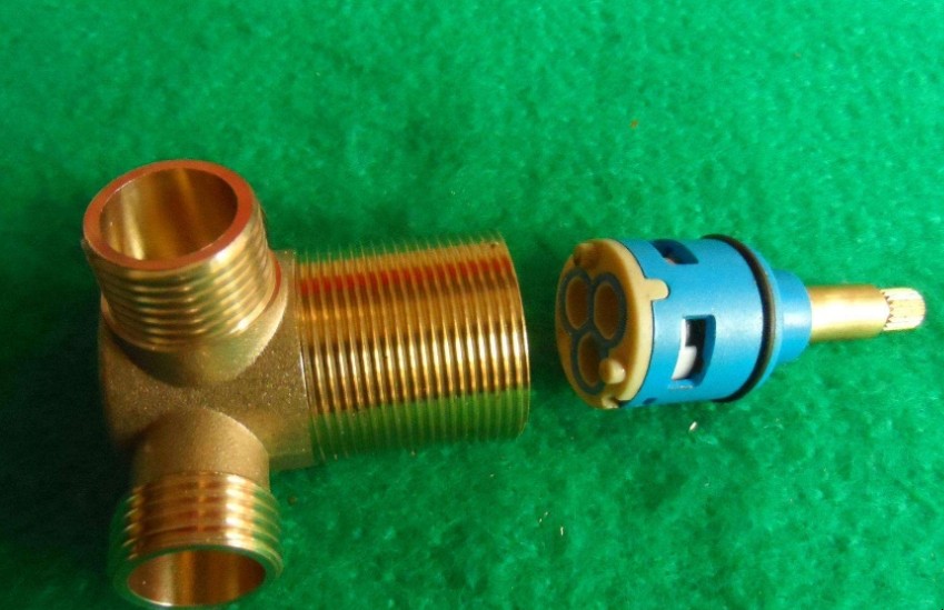 分水阀开关横着还是竖着