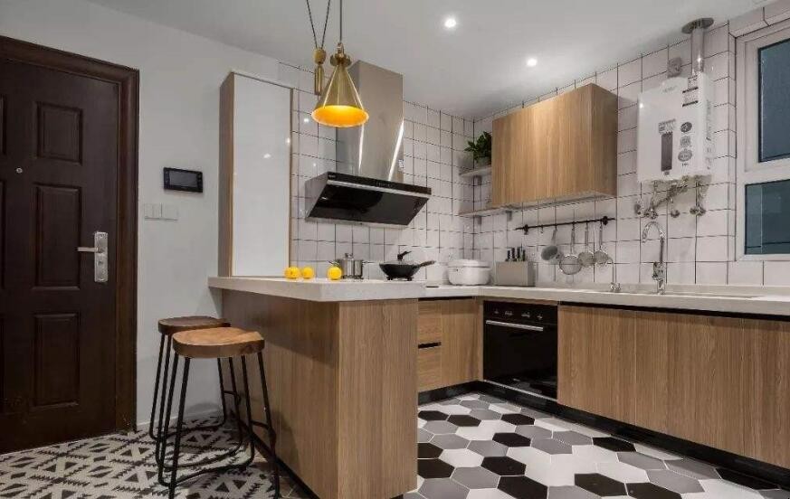 怎么防止油烟到墻上