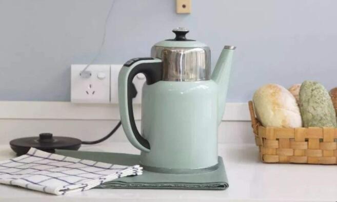 如何安全使用电水壶烧水