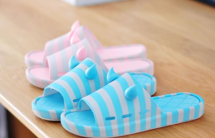 拖鞋发黄了怎么洗变白