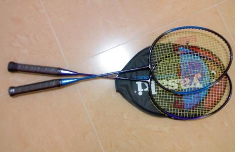 羽毛球拍怎么选