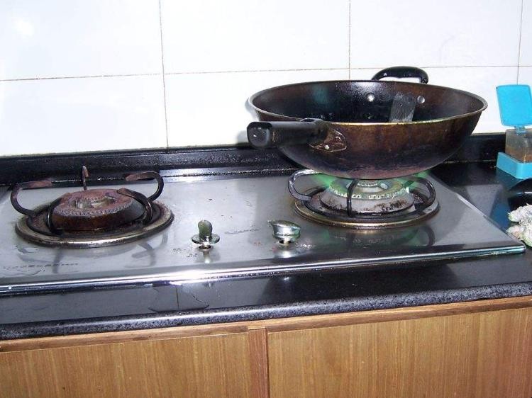 使用煤气灶应注意哪些事项