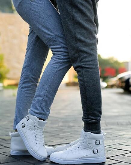 高帮鞋子配什么裤子好看