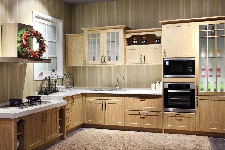 橱柜吊柜加顶封板丑吗 橱柜吊柜