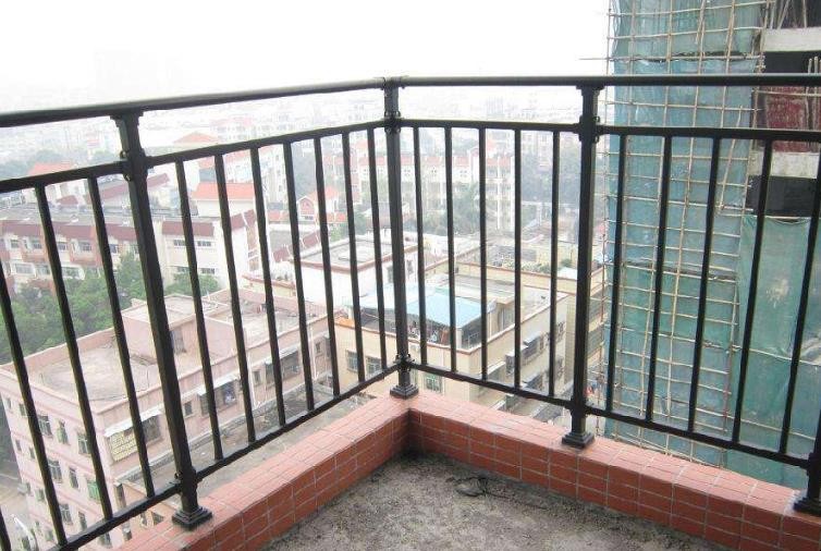 阳台护栏样式有哪些 阳台护栏